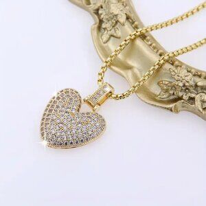 Elegant Cubic zirconia Heart Pendant Princess Necklace (new) Gold